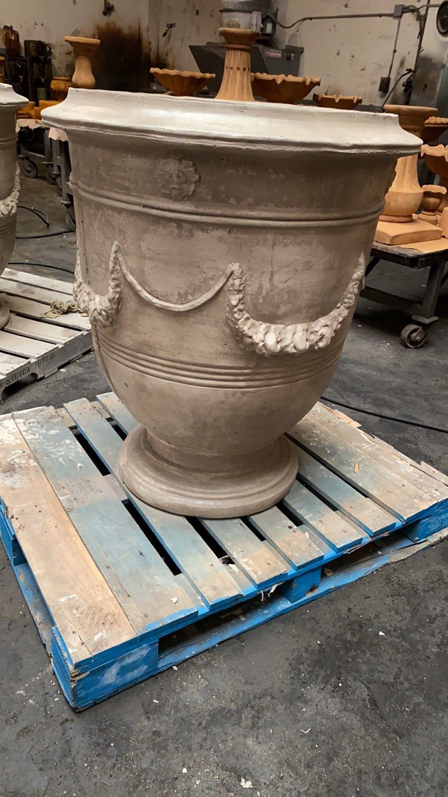 Anduze Pot Large Outdoor Cast Stone Planter Planter Tuscan