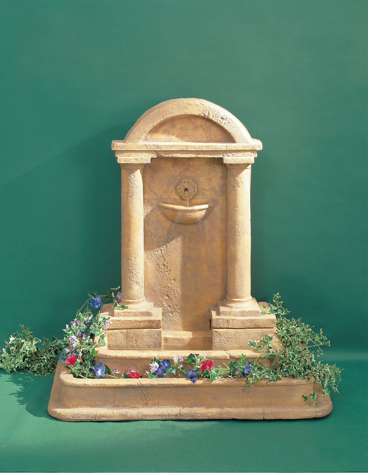 Foro Romano Concrete Wall Fountain W/Planter Around Water Basin With Spout