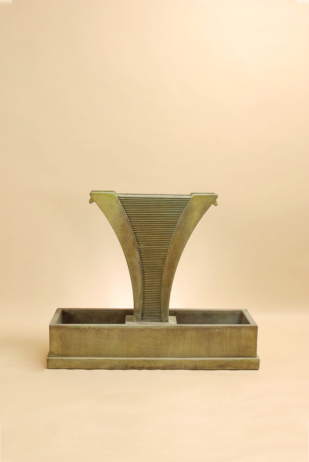 Diesse Outdoor Cast Stone Fountain with Side Spillways – Modern Elegance in Motion