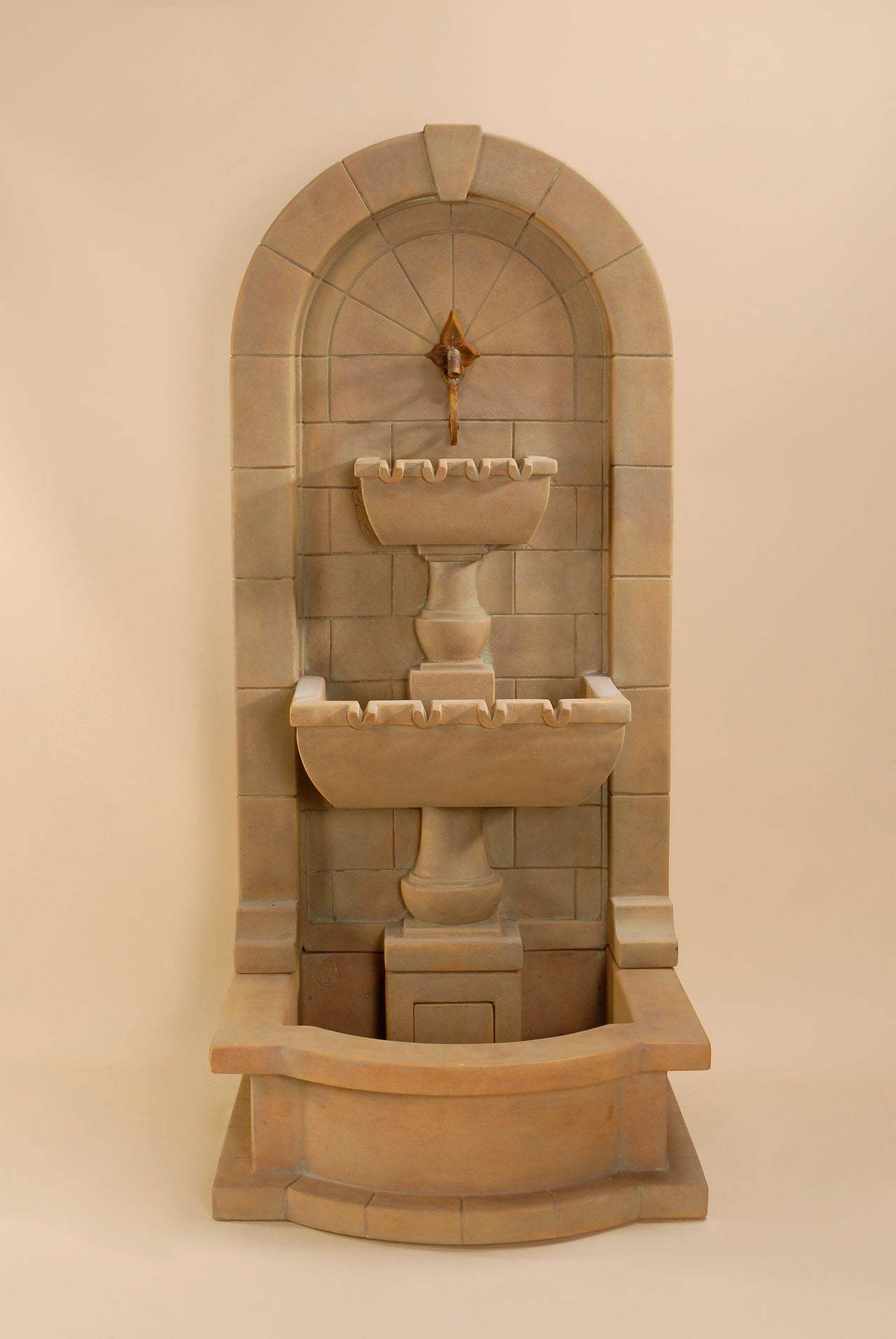 Monterosso Wall Outdoor Cast Stone Garden Fountain with Pond – Roman-Inspired Elegance for Timeless Outdoor Style