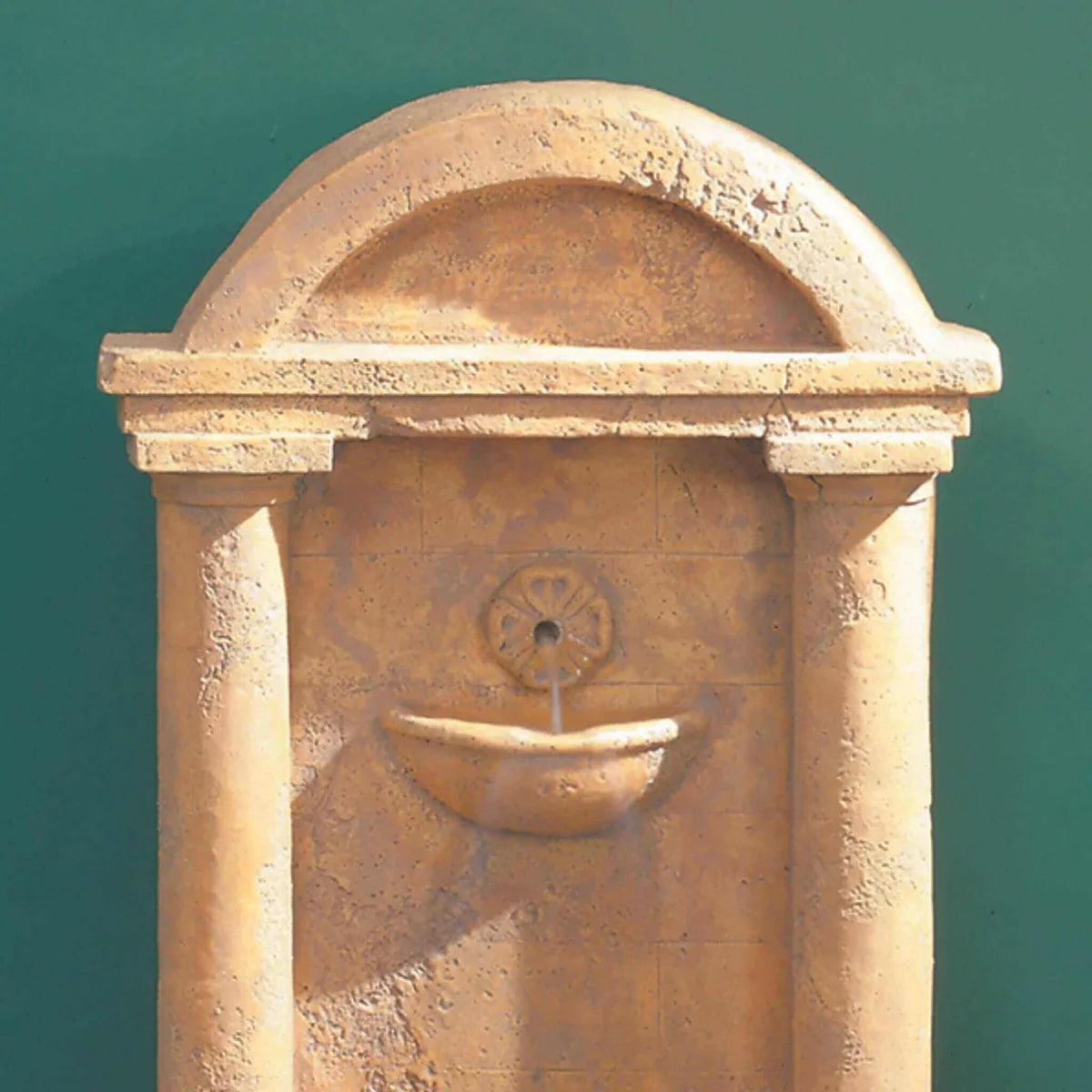 Foro Romano Concrete Wall Fountain W/Planter Around Water Basin With Spout