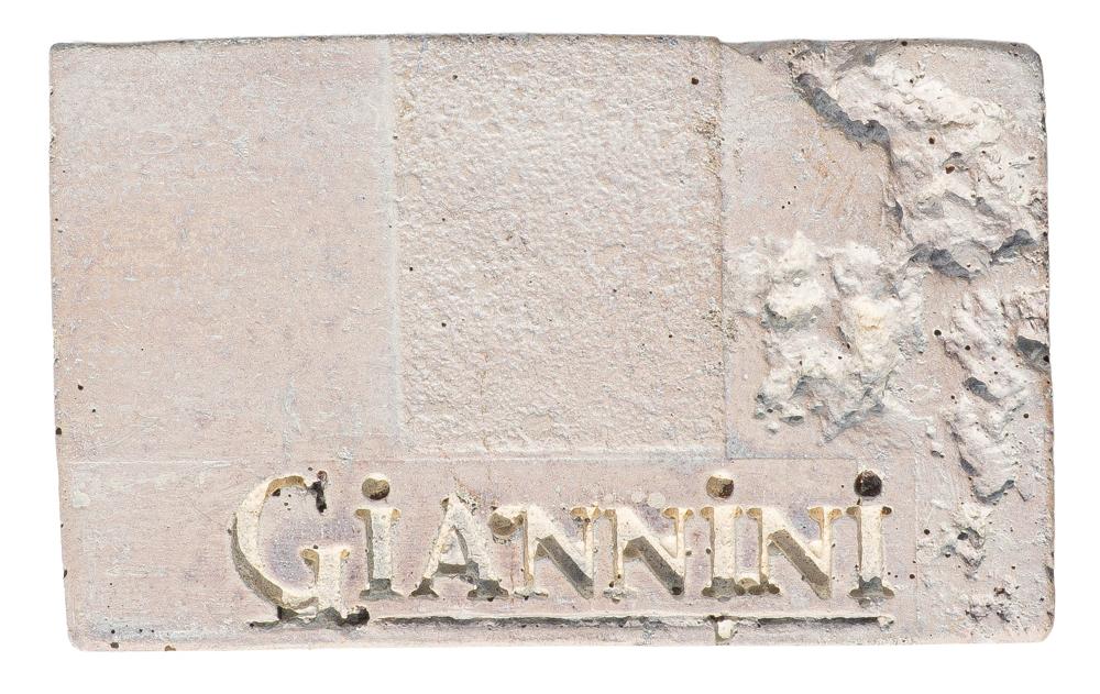 Foro Romano Concrete Wall Fountain W/Planter Around Water Basin With Spout