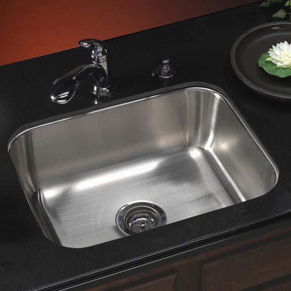 Houzer Medallion Classic 23 inch Stainless Steel Undermount Single Bowl Kitchen Sink with Strainer& Grid