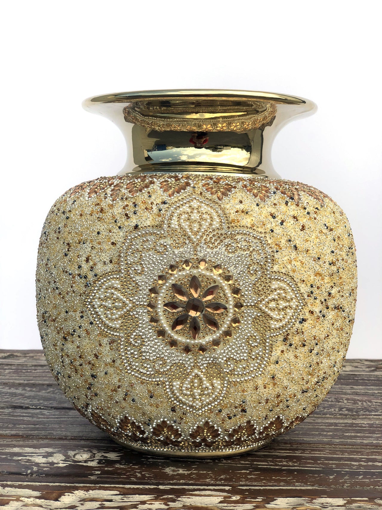 AFD Insculpted Jeweled Bulbous Vase Décor AFD Gold, Ivory 