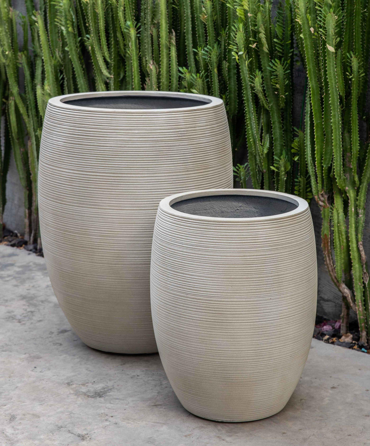 Campania International Fiber Clay Haley Planter Urn/Planter Campania International Ivory Lite Large 