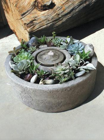 Pebbles Vera Fountain, Small Fountain Fiore Stone 