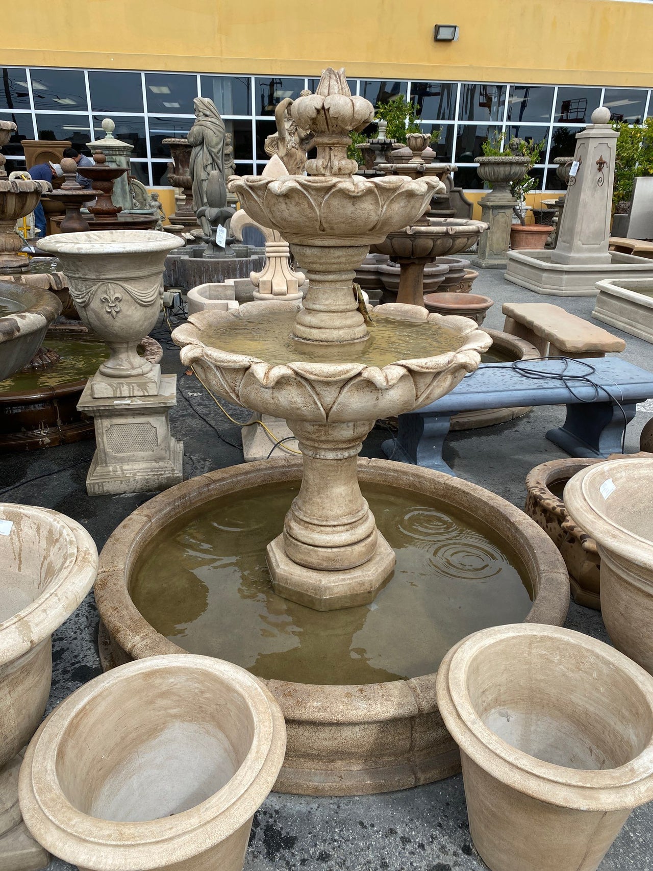 Gardenia Pond Cast Stone Outdoor Fountain Fountain Tuscan 