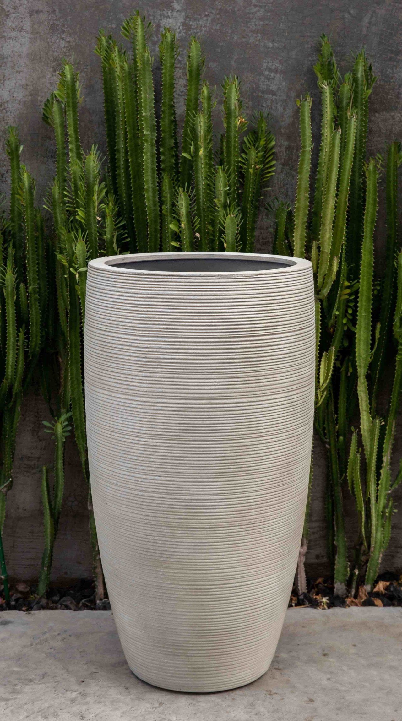 Campania International Fiber Clay Glenmoore Planter - S/1 Urn/Planter Campania International Ivory Lite 