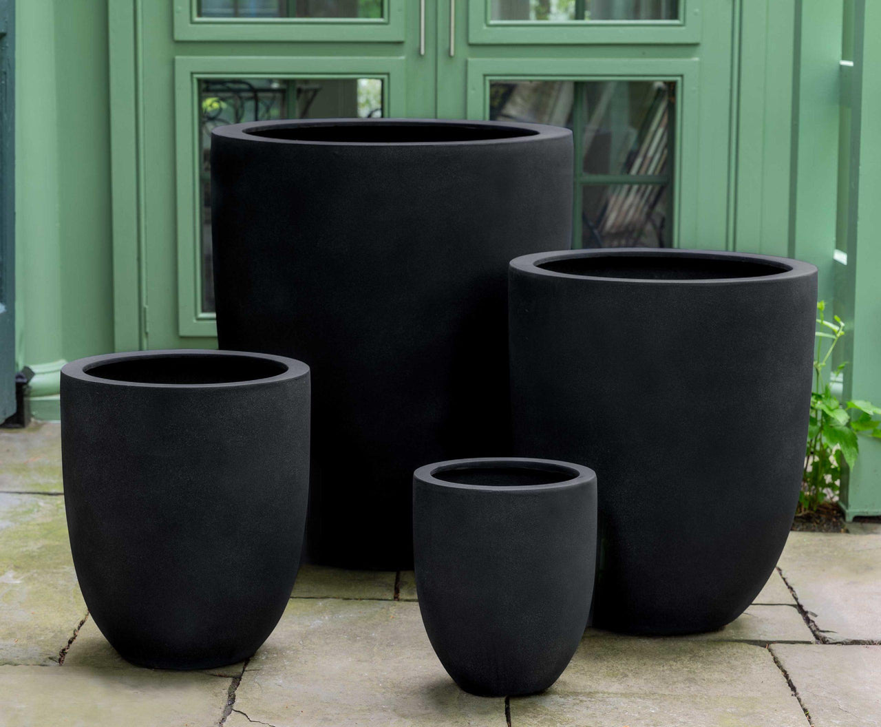 Campania International Fiber Clay Bradford Planter Urn/Planter Campania International Onyx Black Lite Large 