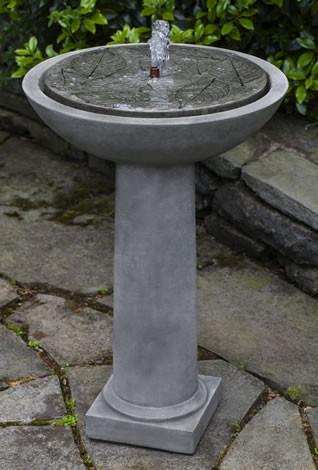 Hydrangea Leaves Outdoor Birdbath Garden Fountain Fountain Campania International 