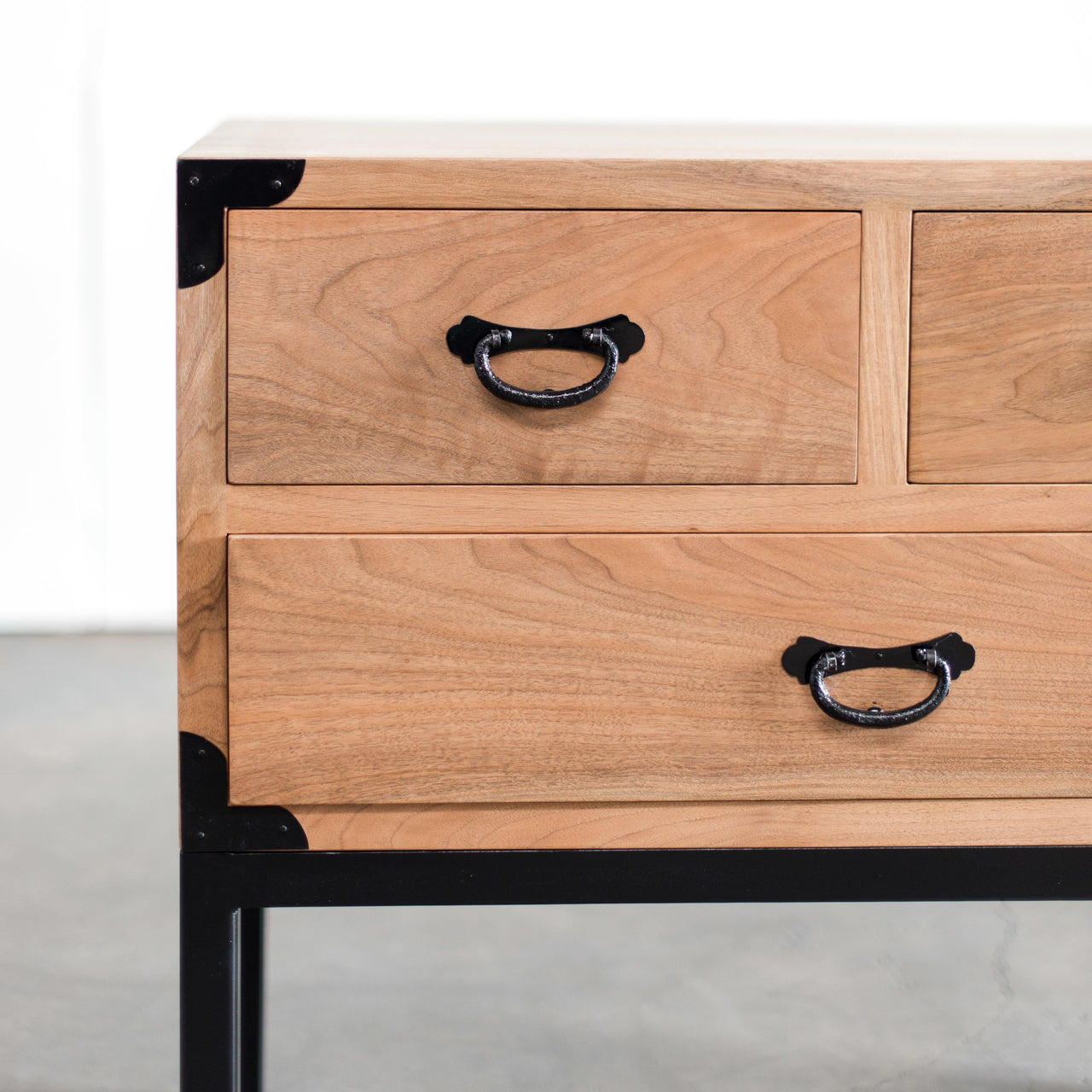 Kobe End Table End Table Gingko 