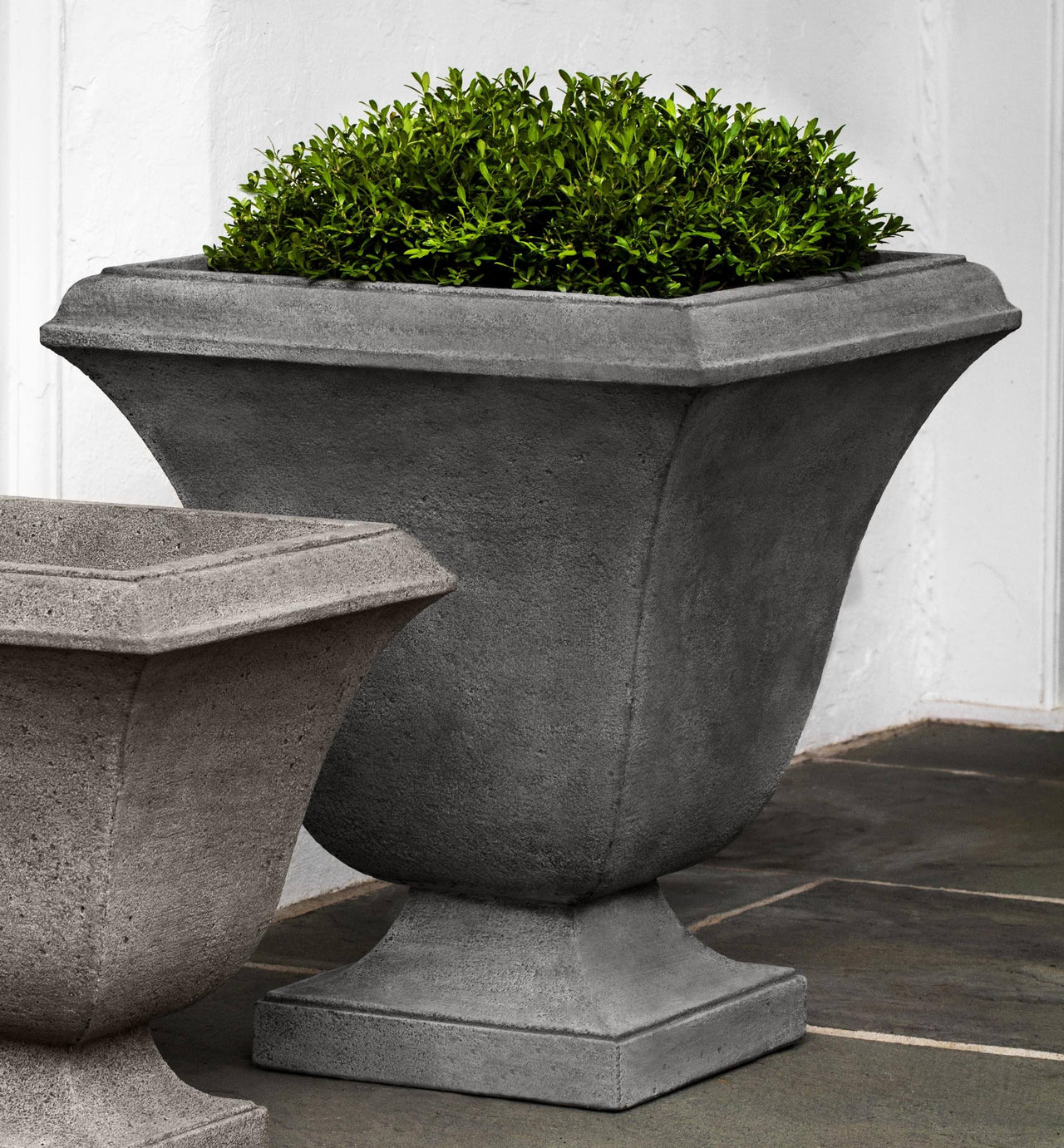 Campania International Cast Stone Trowbridge Large Urn Planter Urn/Planter Campania International 